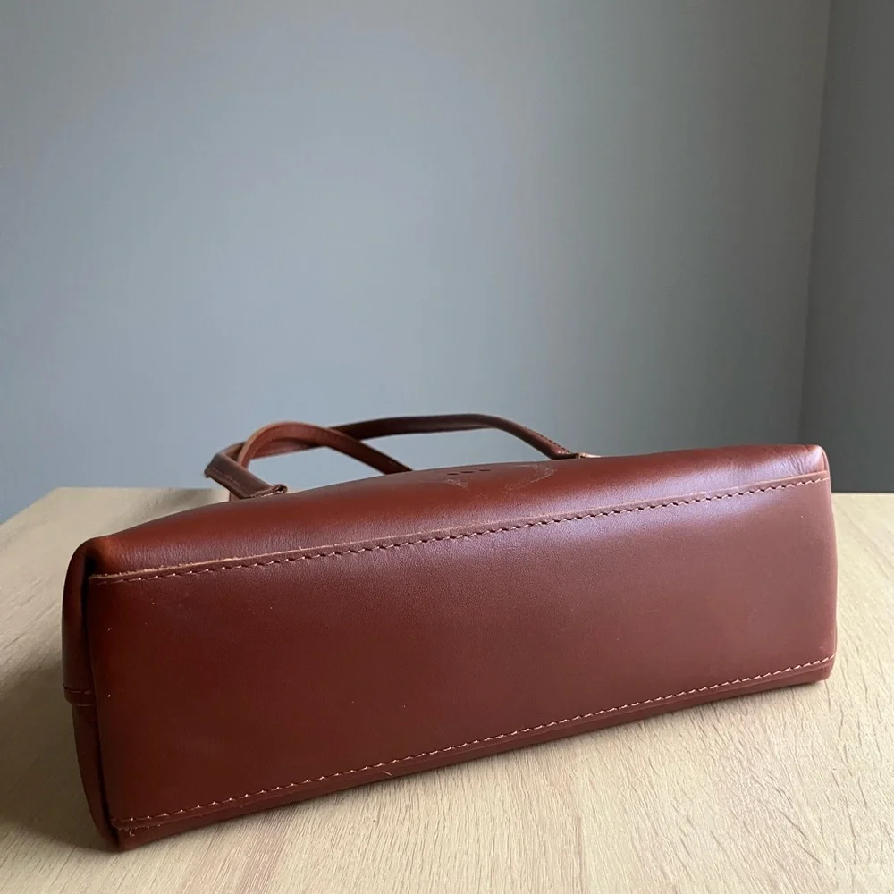 Portland Leather Amelie Chestnut Shoulder Bag - Picture 6 of 8